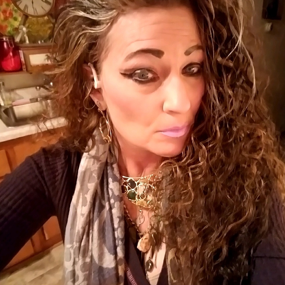 Meet your Posher, Sherrylynn